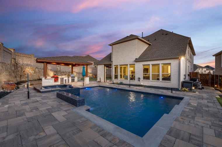 Photo of 3501 Calico Dr Irving, TX 75038