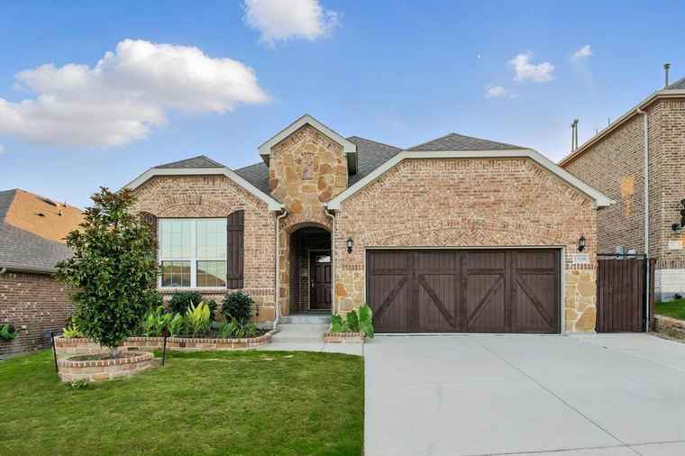 Photo of 1309 Lake Falls Ter Lewisville, TX 75010