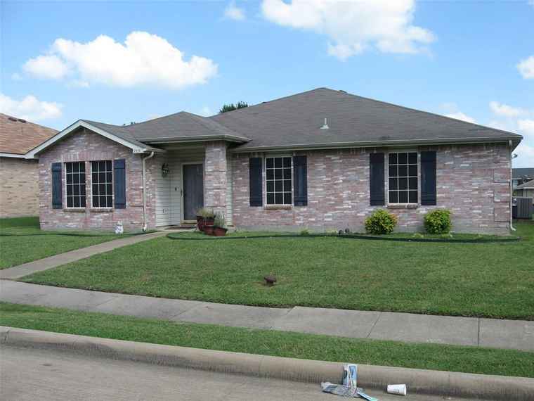 Photo of 1519 Greenbrook Dr Rockwall, TX 75032