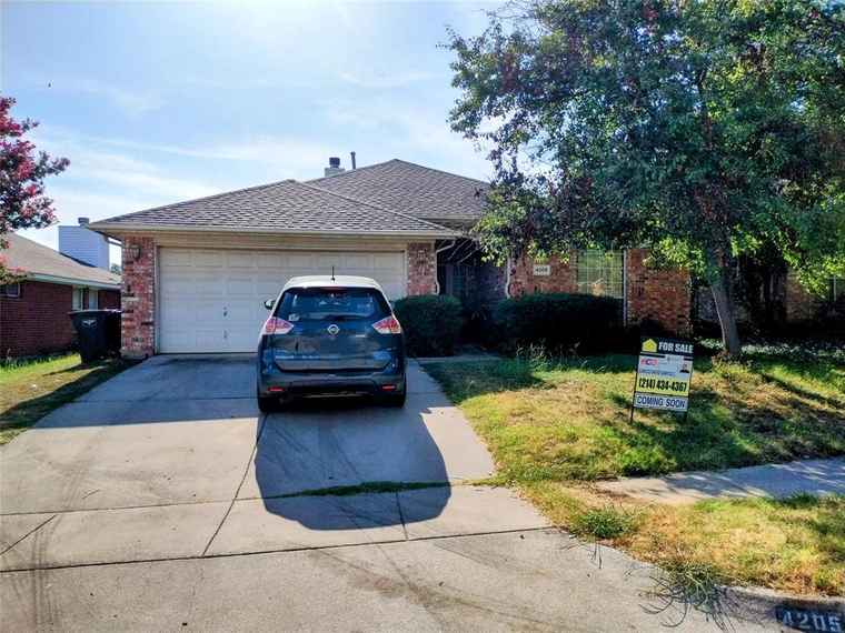 Photo of 4205 Boulder Park Dr Fort Worth, TX 76040