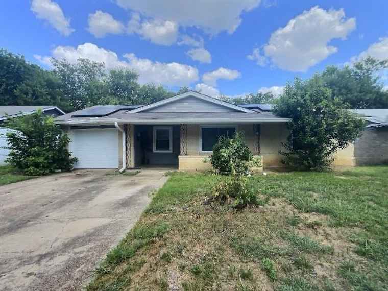 Photo of 7124 Arborcrest Dr Dallas, TX 75232