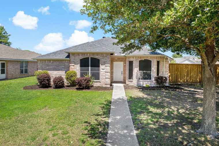 Photo of 702 Donny Brook Dr Wylie, TX 75098