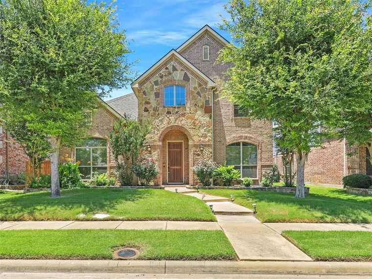 Photo of 924 Panther Ln Allen, TX 75013
