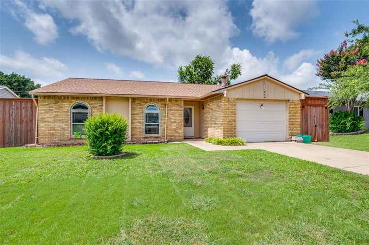 Photo of 564 Bell Dr Allen, TX 75002