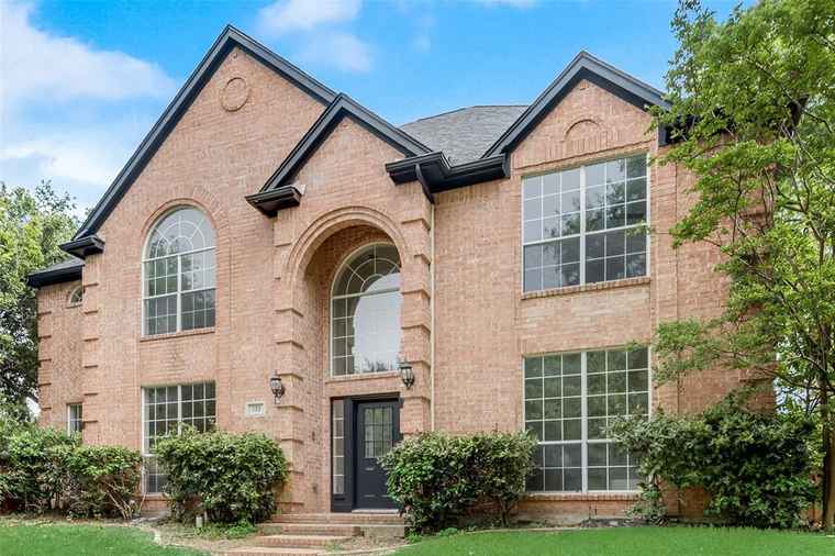 Photo of 335 Tanglewood Ln Coppell, TX 75019