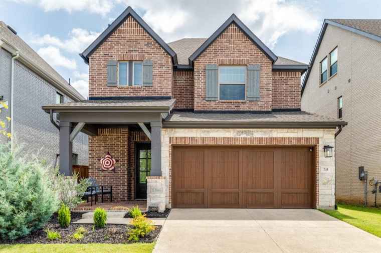 Photo of 735 Red Fork Dr Lewisville, TX 75056