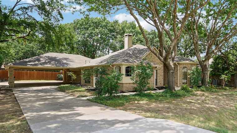 Photo of 2004 Wanderlust Dr Lewisville, TX 75067