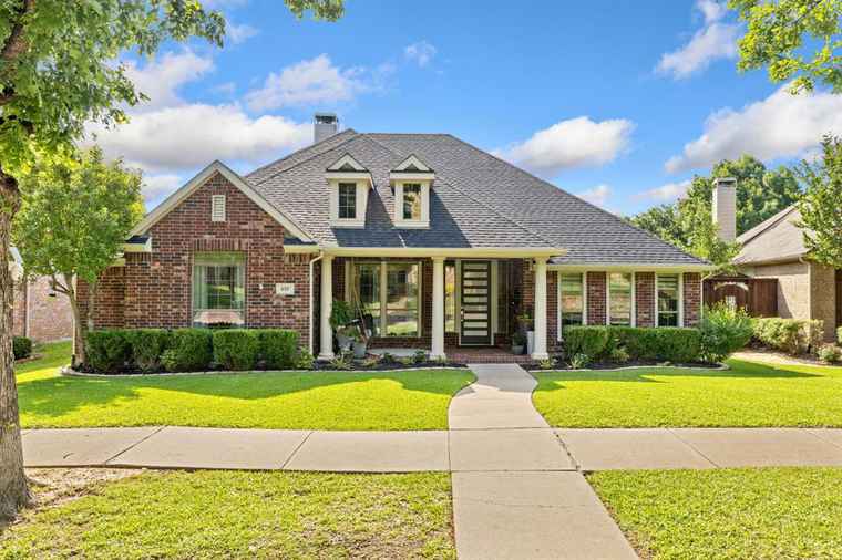 Photo of 857 Winchester Dr Lewisville, TX 75056