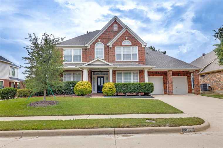 Photo of 4765 Edenwood Dr Fort Worth, TX 76123