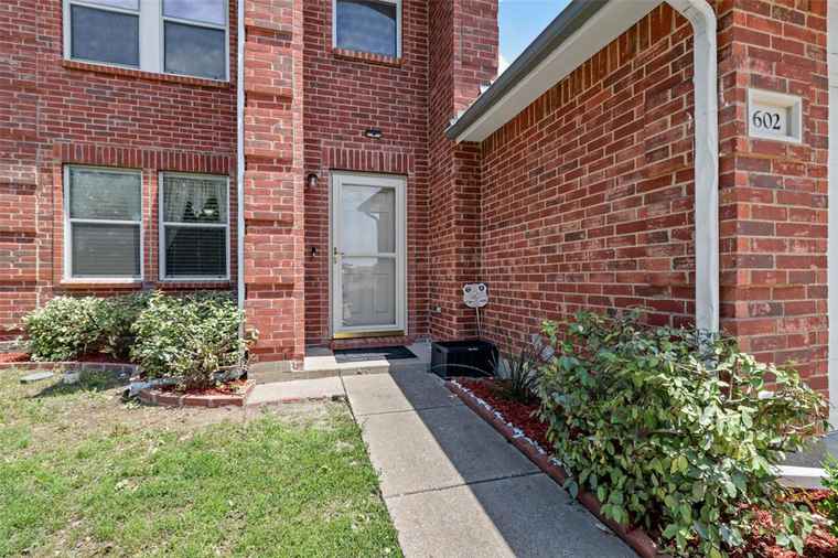 Photo of 602 Hanceville Way Wylie, TX 75098