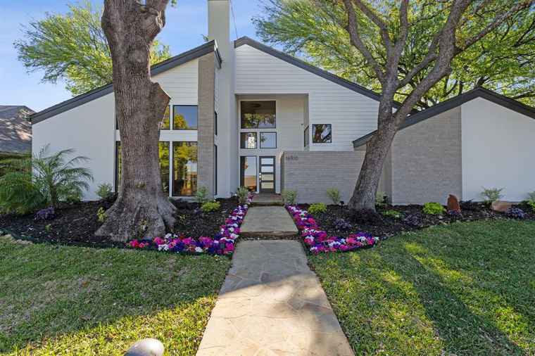 Photo of 16910 Hunters Point Dr Dallas, TX 75248