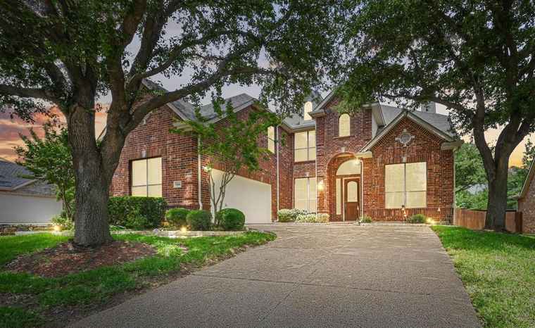 Photo of 3816 Appleton Ln Flower Mound, TX 75022