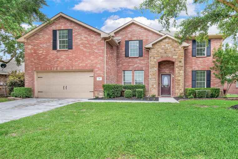 Photo of 418 Red Oak Ct Forney, TX 75126