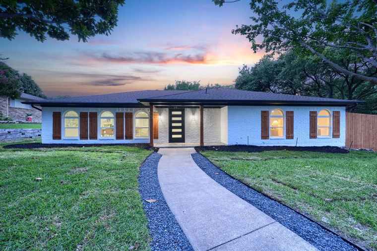 Photo of 219 Lakeview Dr Rockwall, TX 75087