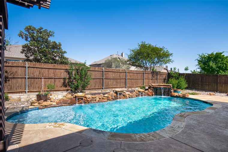 Photo of 3120 Summer Dr Little Elm, TX 75068