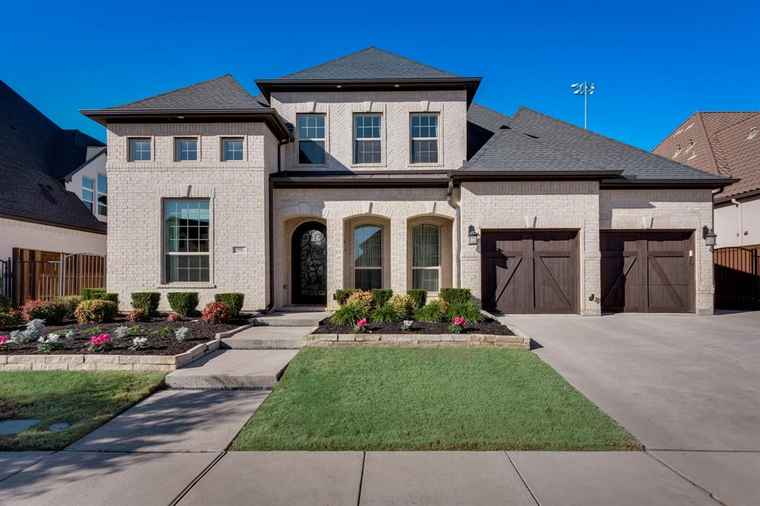 Photo of 916 Glen Lake Dr Southlake, TX 76092