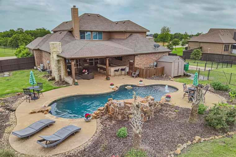 Photo of 10245 Greyson Dr Forney, TX 75126