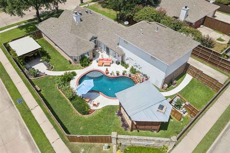 Photo of 405 Wolverley Ln Allen, TX 75002
