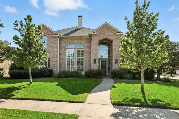 Photo of 998 Village Pkwy Coppell, TX 75019