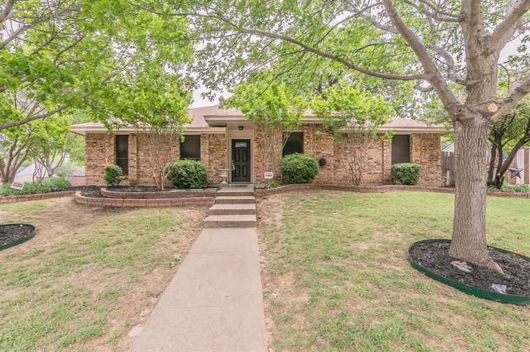 Photo of 200 Timber Ridge Ln Coppell, TX 75019