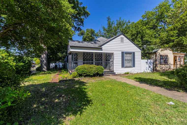 Photo of 3047 Fernwood Ave Dallas, TX 75216