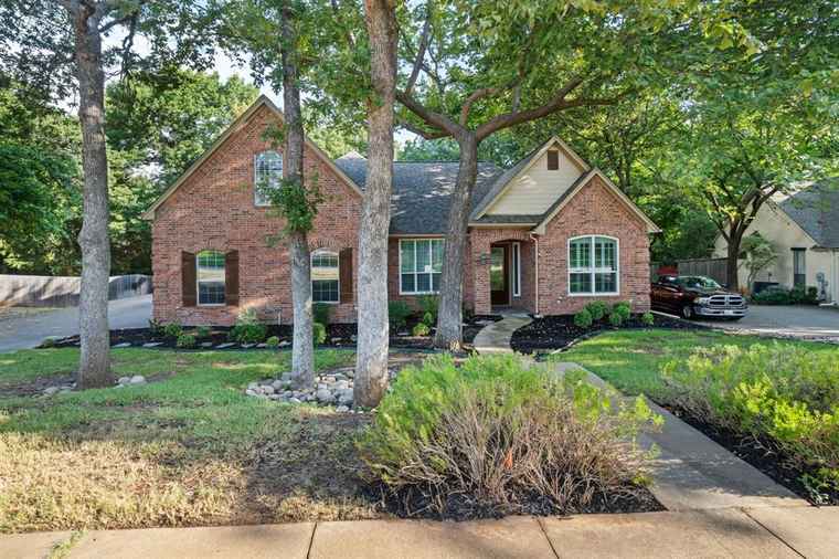 Photo of 1905 Clear Creek Dr Weatherford, TX 76087