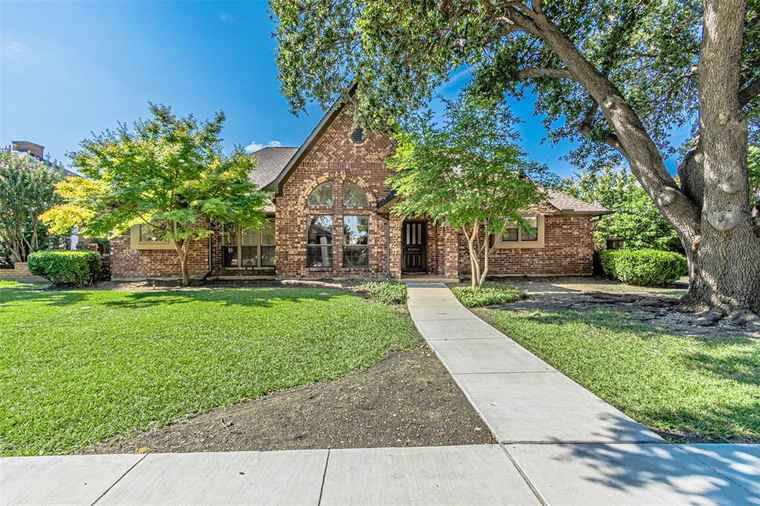 Photo of 2524 Belmeade Dr Carrollton, TX 75006
