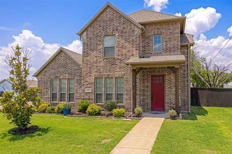 Photo of 205 N Carriage House Way Wylie, TX 75098