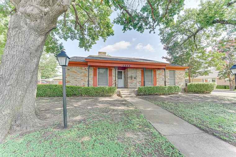 Photo of 1309 Glouchester Dr Garland, TX 75040
