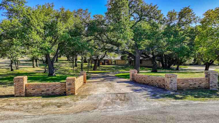 Photo of 1211A Newport Rd Weatherford, TX 76086