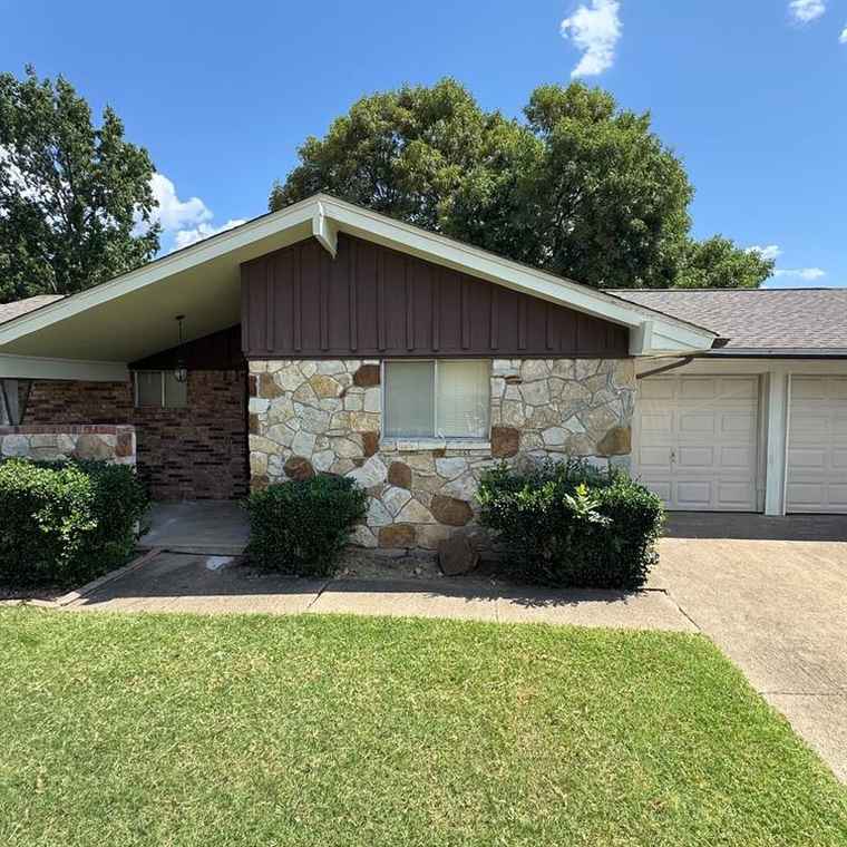 Photo of 509 Cranbrook Ln Grand Prairie, TX 75052