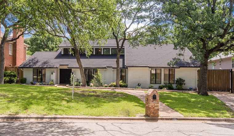 Photo of 4901 Costa De Oro Ct Arlington, TX 76017