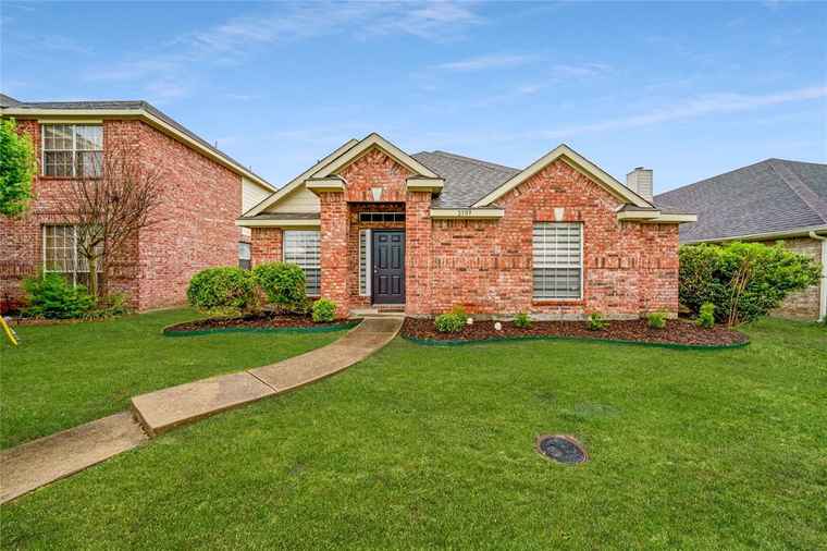 Photo of 2509 N Brook Dr McKinney, TX 75072