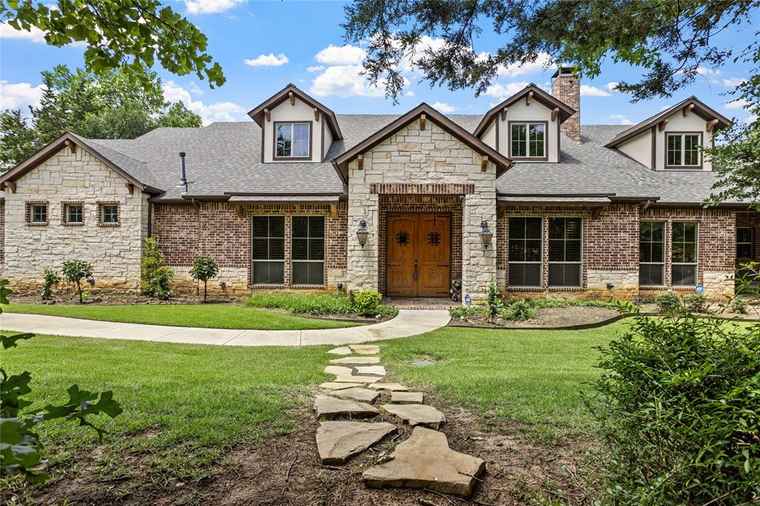 Photo of 5100 Swisher Rd Denton, TX 76208