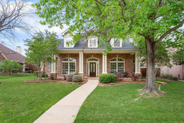 Photo of 960 Hidden Hollow Ct Coppell, TX 75019