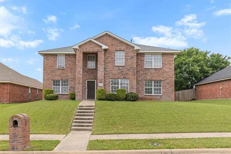Photo of 2129 Acorn Grv Mesquite, TX 75181
