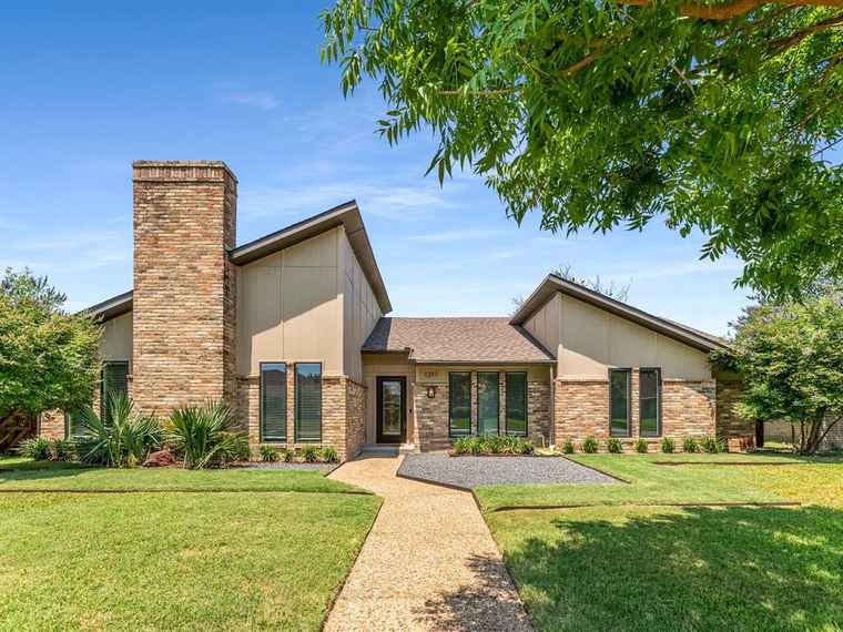 Photo of 1211 Kenshire Ln Richardson, TX 75081