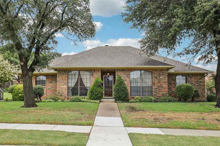 Photo of 1411 Elizabeth Dr Carrollton, TX 75007