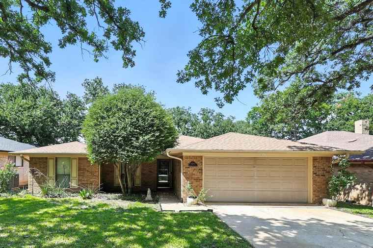 Photo of 4009 Double Tree Trl Irving, TX 75061