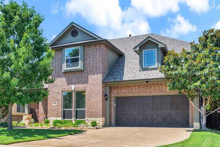 Photo of 2305 Kemerton Plano, TX 75025