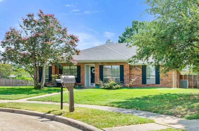 Photo of 1801 Longmont Pl Richardson, TX 75081