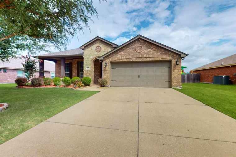 Photo of 241 Wolf Dr Forney, TX 75126