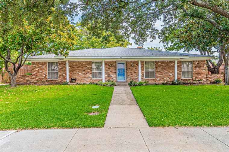 Photo of 757 Knollridge Dr Lewisville, TX 75077