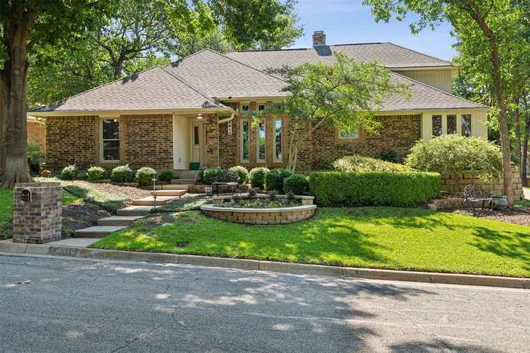 Photo of 4810 Westhaven Rd Arlington, TX 76017