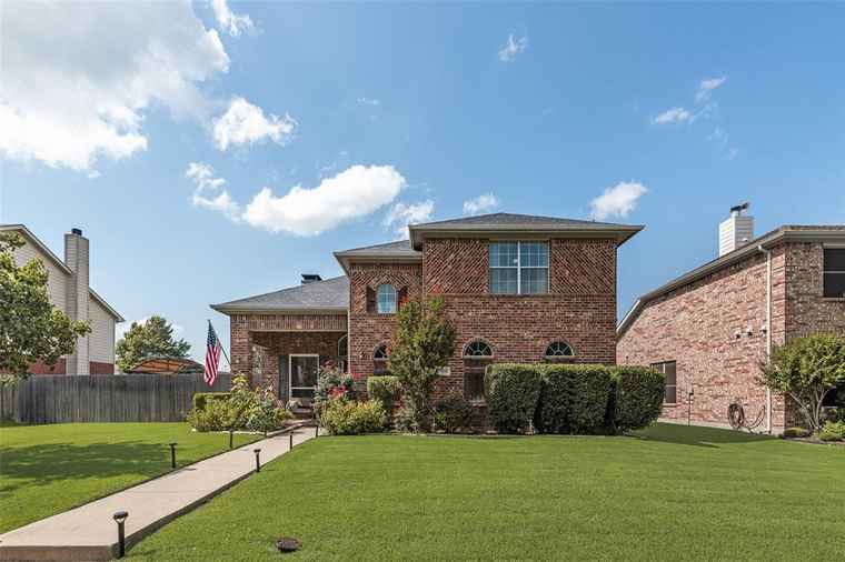 Photo of 3616 Smoketree Dr Rockwall, TX 75032