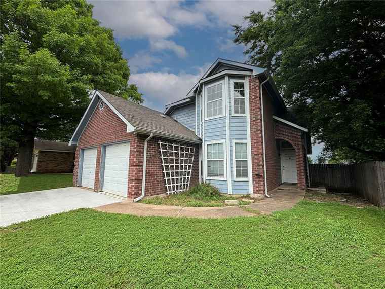 Photo of 5716 Stone Meadow Ln Fort Worth, TX 76179