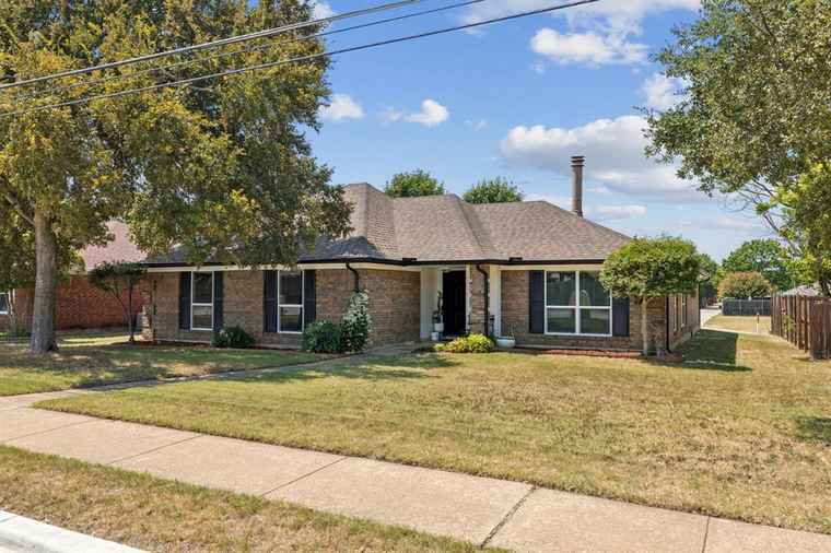 Photo of 210 S Malone Rd Allen, TX 75002