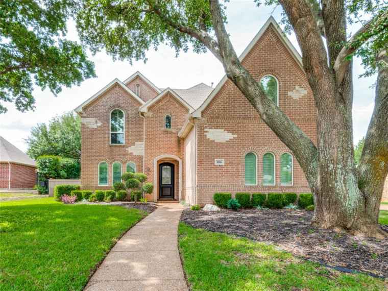 Photo of 1016 Hanover Dr Southlake, TX 76092