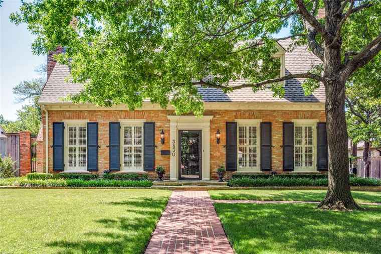 Photo of 3830 W Beverly Dr Dallas, TX 75209