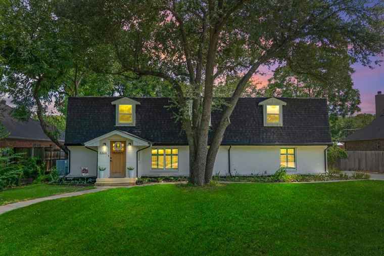 Photo of 3303 Cottonwood Dr Flower Mound, TX 75028